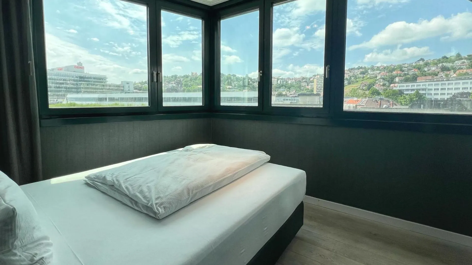 Apartment Suites Im Cloud Stuttgart