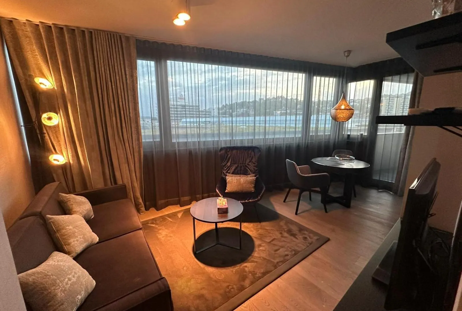 Suites Im Cloud Stuttgart Apartment