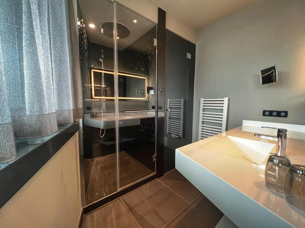 Suites Im Cloud Stuttgart Apartment